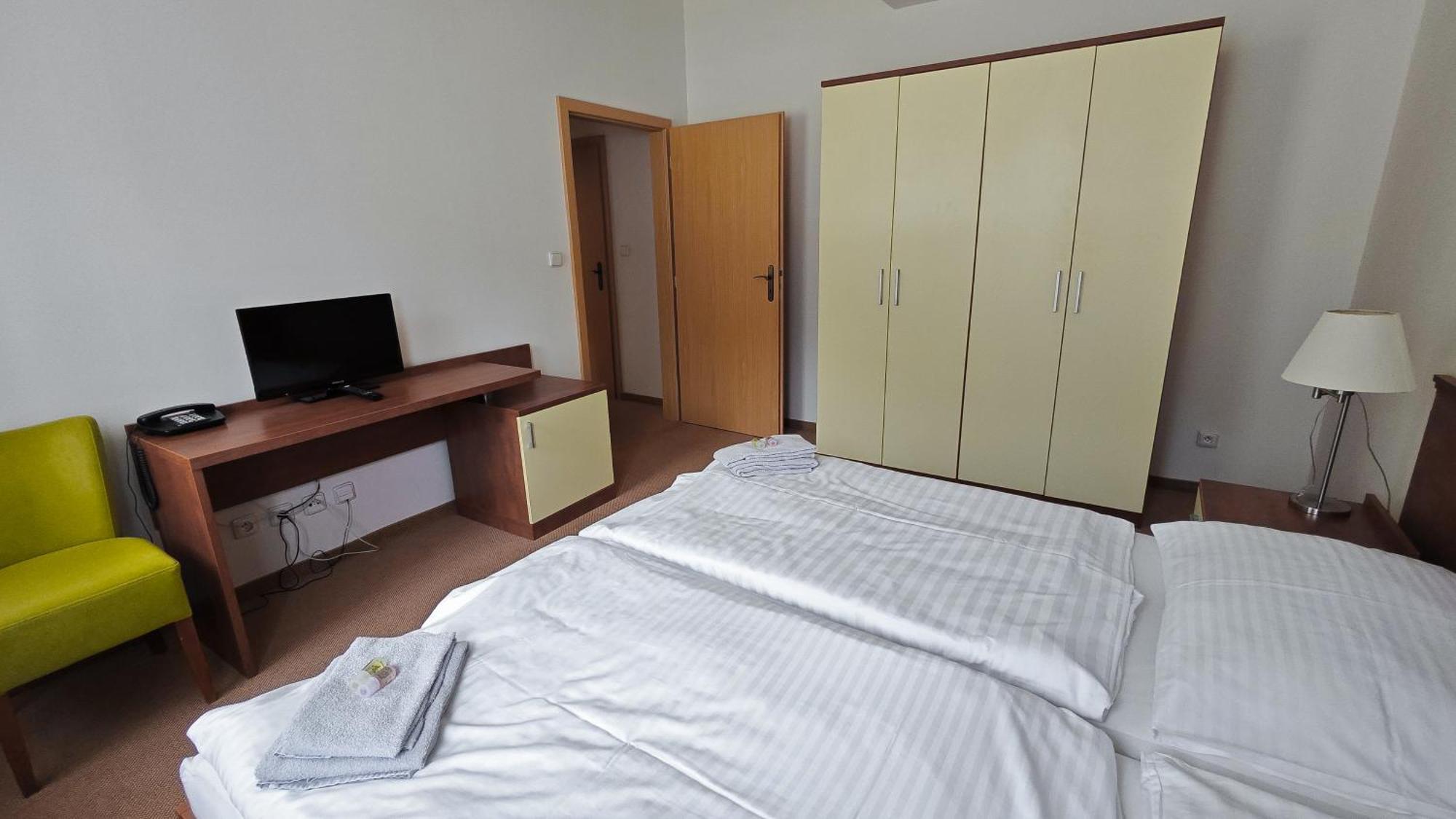 Geyserpark Village Karlsbad Kamer foto